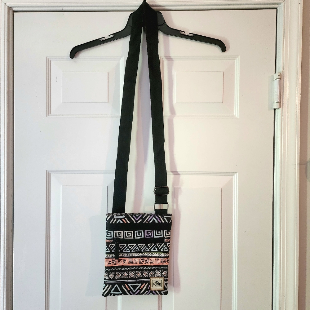 Da Kine Crossbody Bag With Ajustable Strap